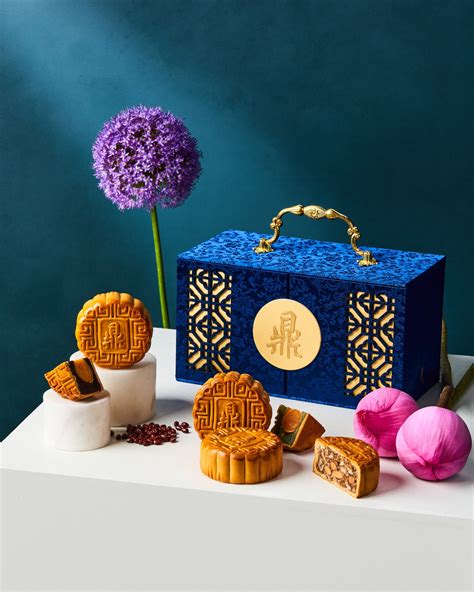 luxury mooncake gift box.